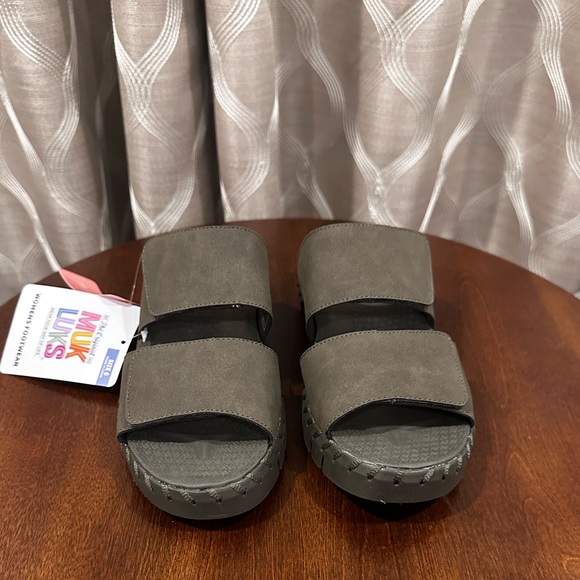 MUK LUKS Woman’s Flexi Sandals w/ Soft Cushion- Size: 6 - Picture 4 of 10